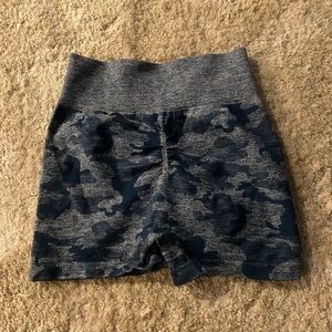 Navy and green buttscrunch, camo spandex